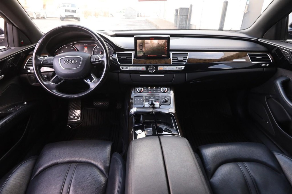 Audi A8 L Vehicle Full-screen Gallery Image 21
