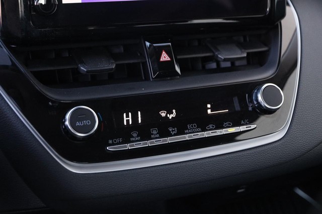 Toyota Corolla Vehicle Image 16