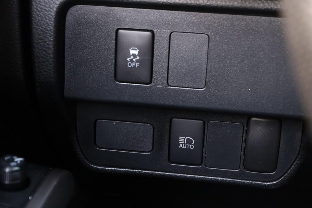 Toyota Tacoma 4WD Vehicle Full-screen Gallery Image 19