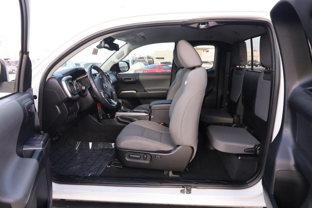 Toyota Tacoma 4WD Vehicle Image 09