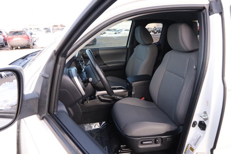 Toyota Tacoma 4WD Vehicle Image 08