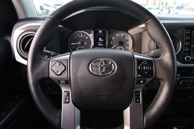 Toyota Tacoma 4WD Vehicle Image 11