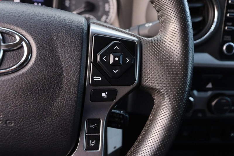 Toyota Tacoma 4WD Vehicle Image 13