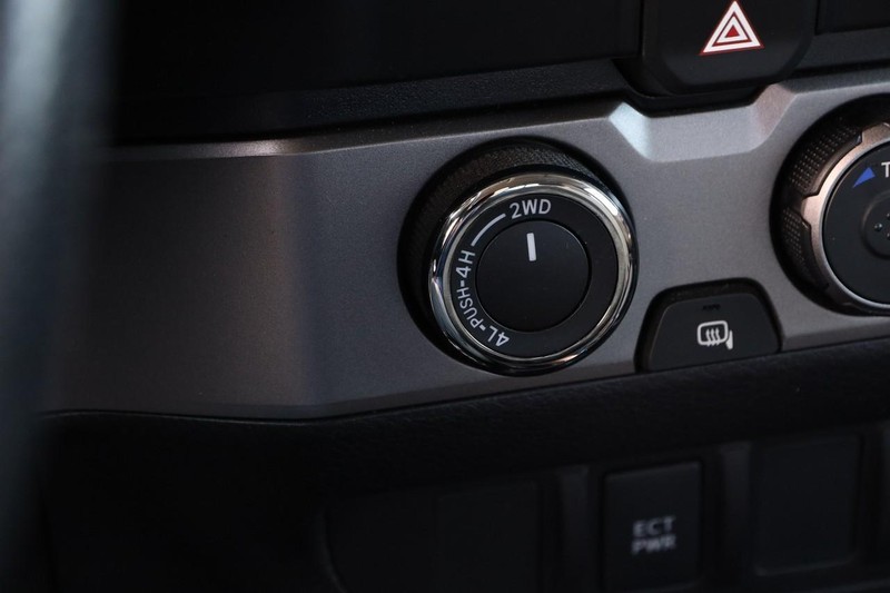Toyota Tacoma 4WD Vehicle Image 18