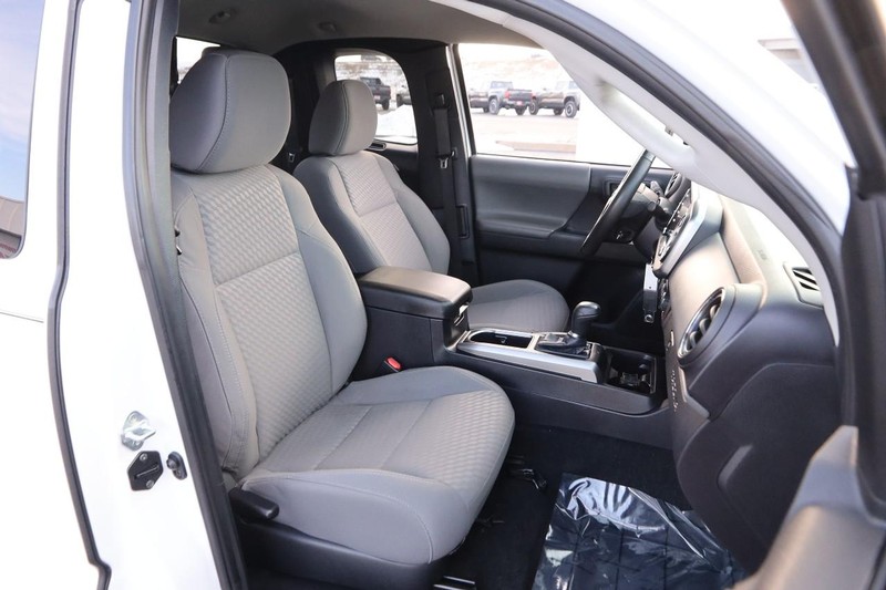 Toyota Tacoma 4WD Vehicle Image 25