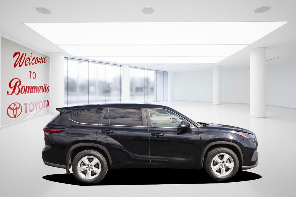 Toyota Highlander Vehicle Full-screen Gallery Image 5
