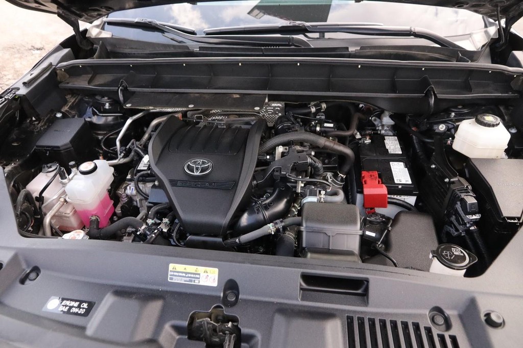 Toyota Highlander Vehicle Full-screen Gallery Image 28