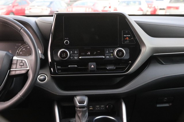 Toyota Highlander Vehicle Image 25