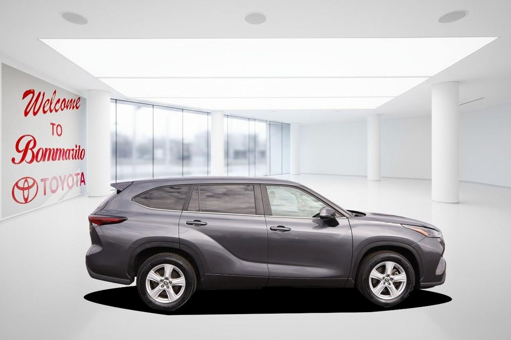 Toyota Highlander Vehicle Full-screen Gallery Image 5