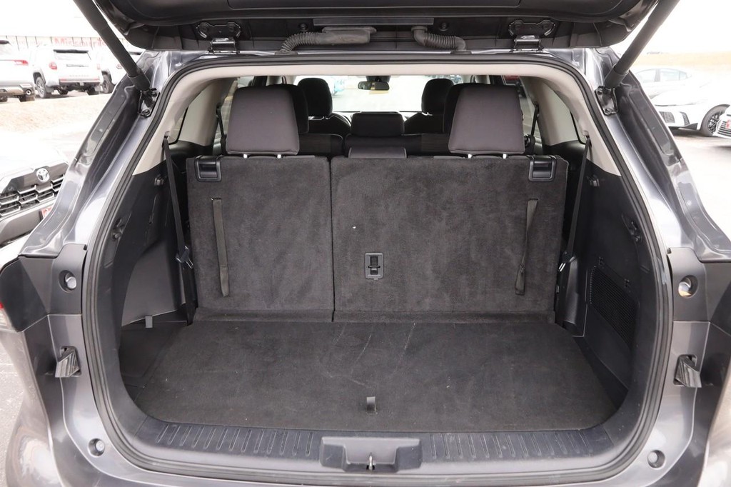 Toyota Highlander Vehicle Full-screen Gallery Image 7