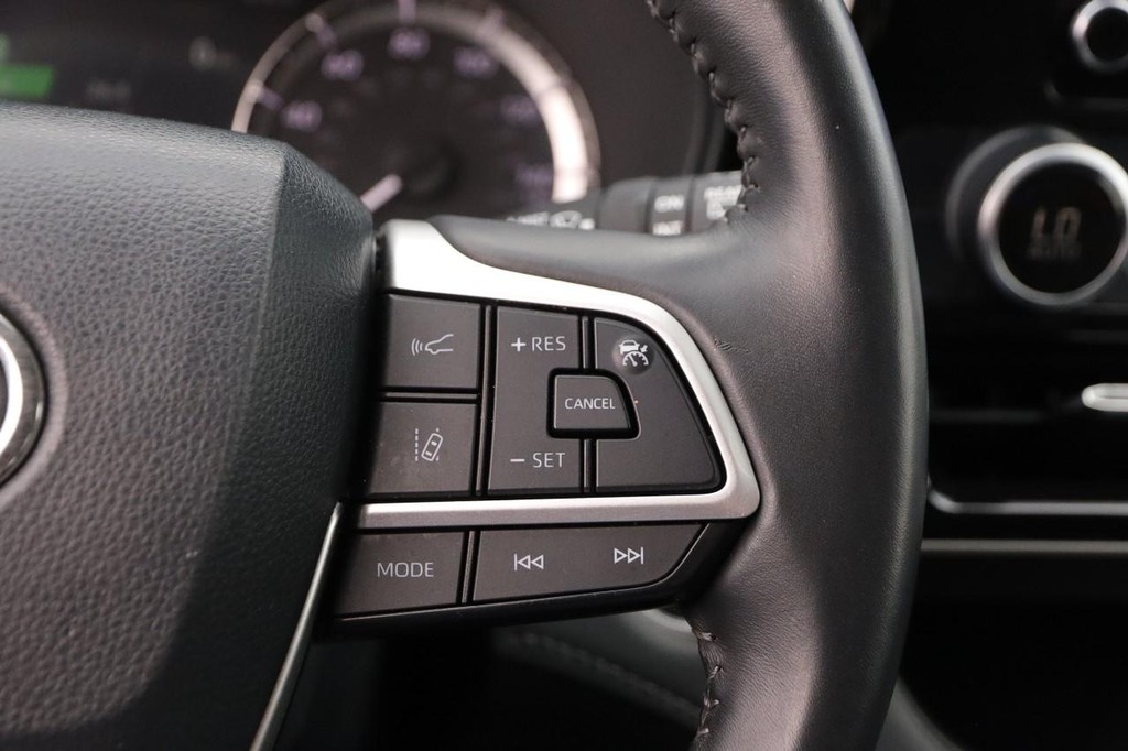 Toyota Highlander Vehicle Full-screen Gallery Image 14