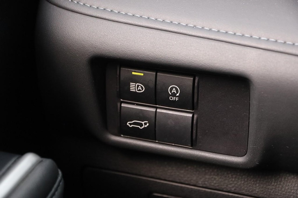 Toyota Highlander Vehicle Full-screen Gallery Image 21