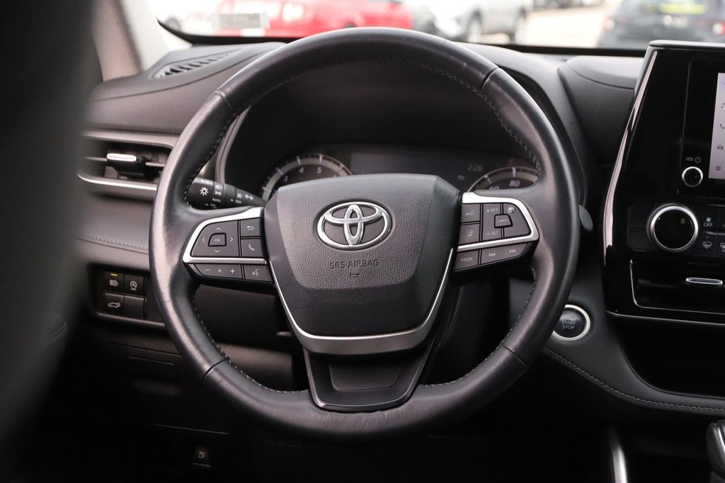 Toyota Highlander Vehicle Full-screen Gallery Image 24