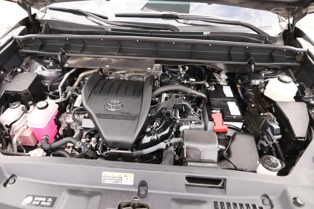 Toyota Highlander Vehicle Full-screen Gallery Image 28