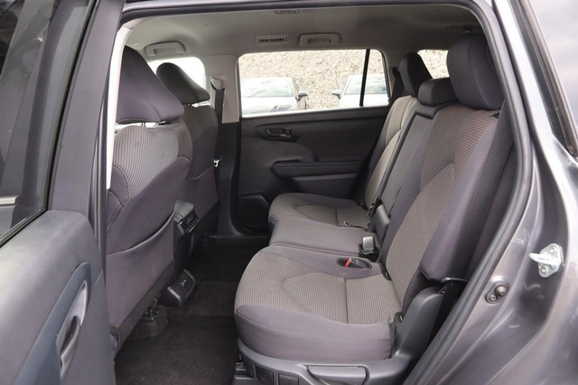 Toyota Highlander Vehicle Image 10