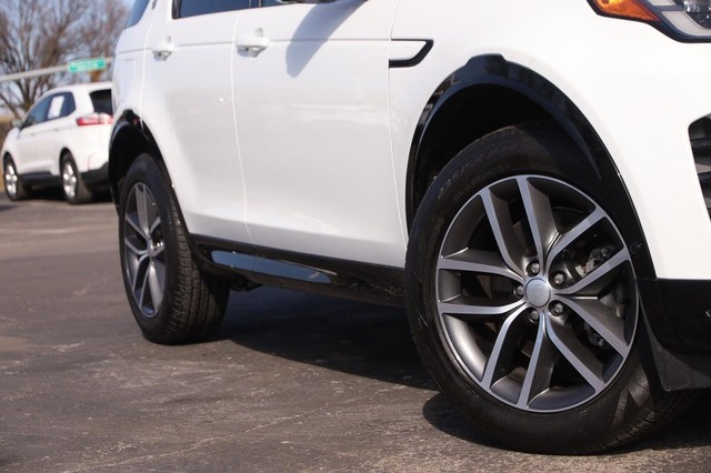 Land Rover Discovery Sport Vehicle Image 03