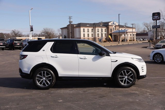 Land Rover Discovery Sport Vehicle Image 05