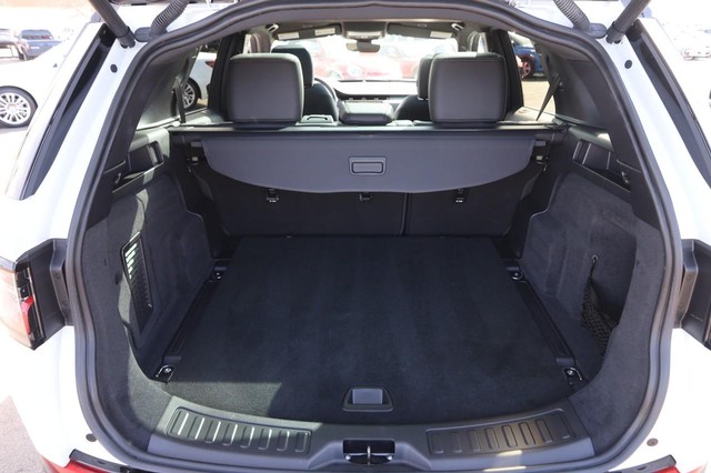 Land Rover Discovery Sport Vehicle Image 07