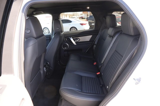 Land Rover Discovery Sport Vehicle Image 11