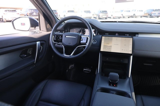 Land Rover Discovery Sport Vehicle Image 20