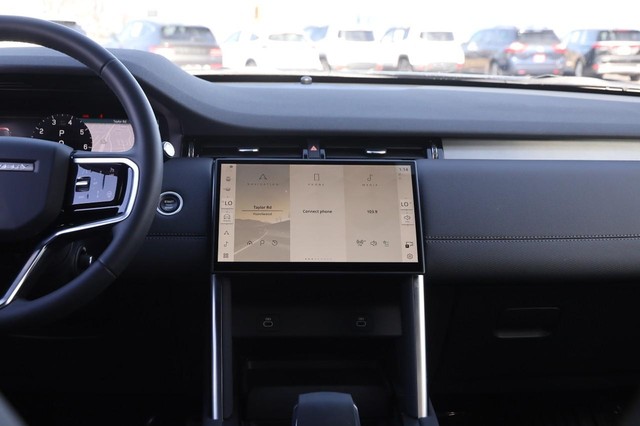 Land Rover Discovery Sport Vehicle Image 22