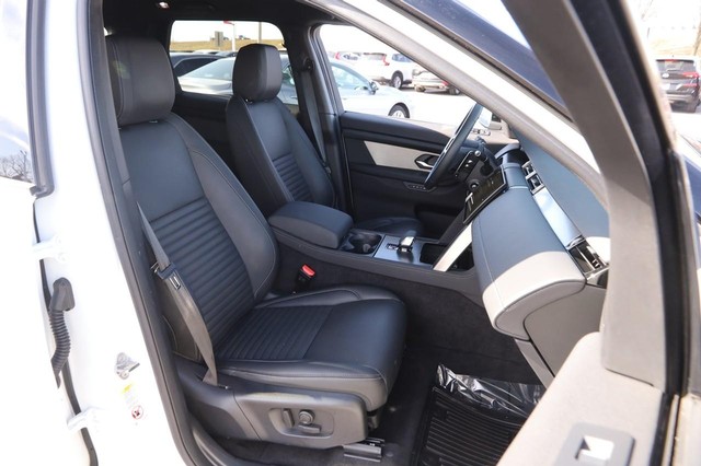 Land Rover Discovery Sport Vehicle Image 24