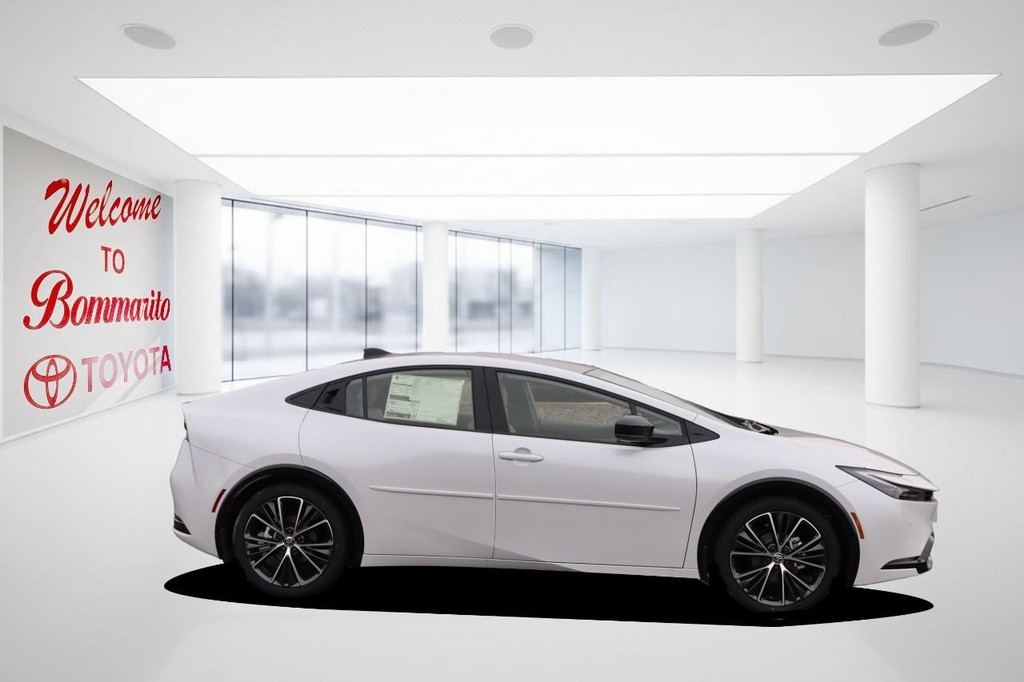 Toyota Prius Vehicle Full-screen Gallery Image 5