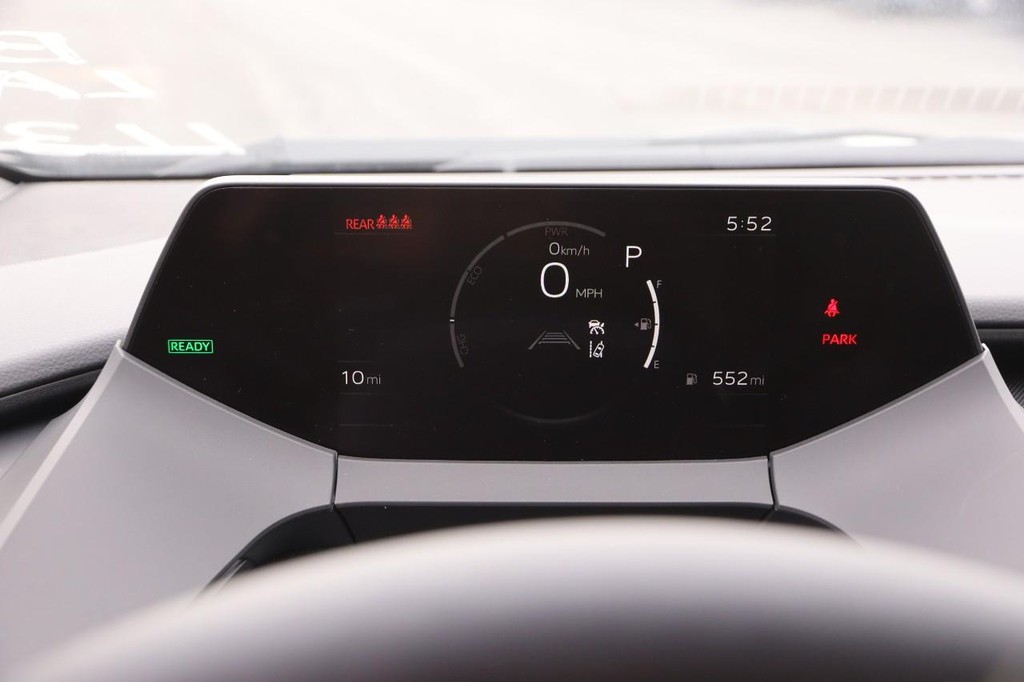 Toyota Prius Vehicle Full-screen Gallery Image 14