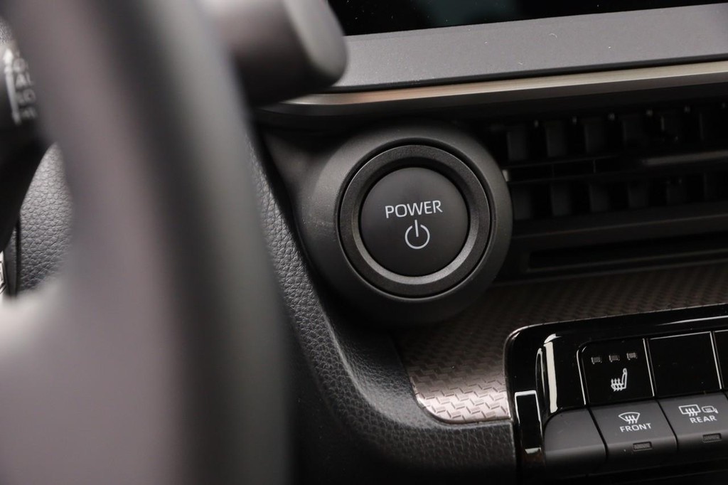 Toyota Prius Vehicle Full-screen Gallery Image 15