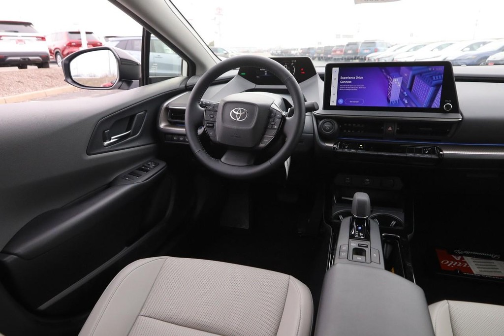 Toyota Prius Vehicle Full-screen Gallery Image 22