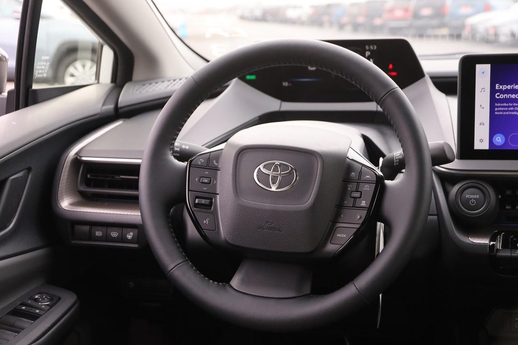 Toyota Prius Vehicle Full-screen Gallery Image 23