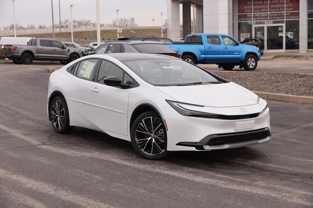 Toyota Prius Vehicle Image 02