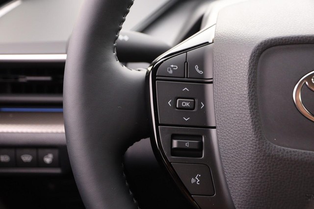 Toyota Prius Vehicle Image 13