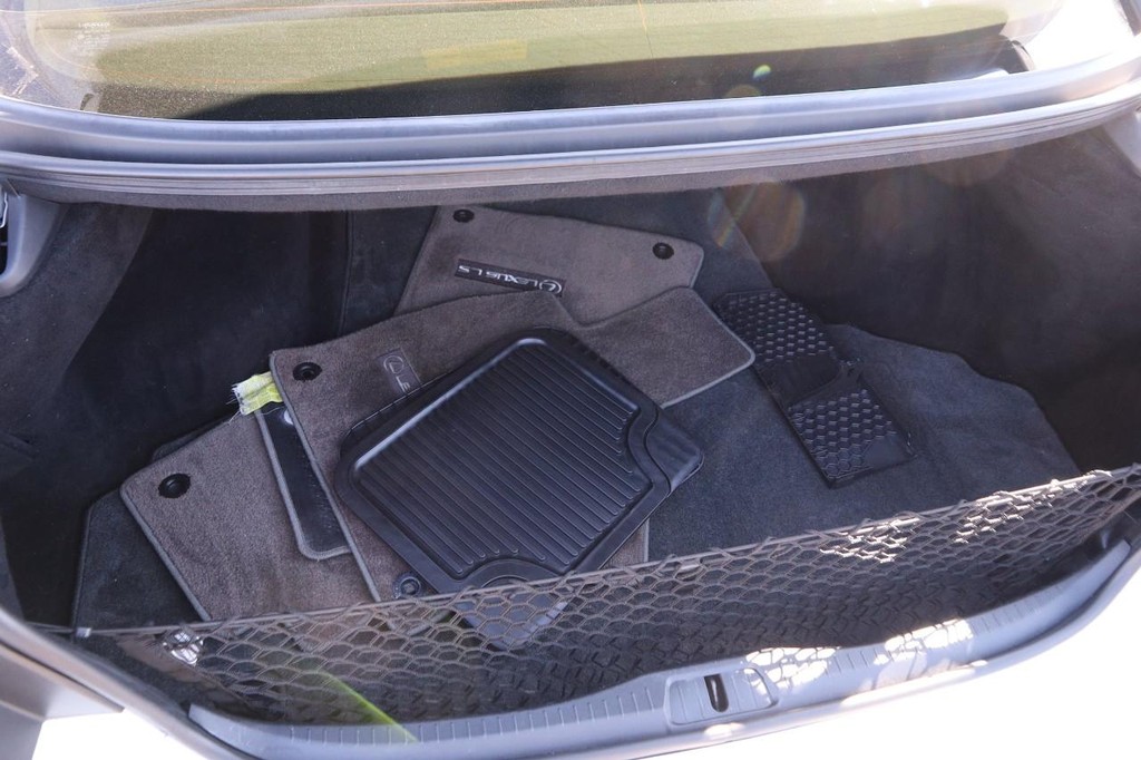 Lexus LS 460 Vehicle Full-screen Gallery Image 7