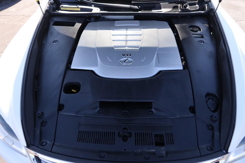 Lexus LS 460 Vehicle Full-screen Gallery Image 29