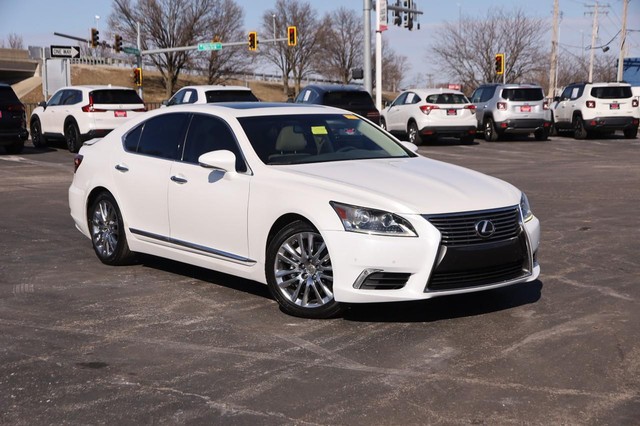 Lexus LS 460 Vehicle Image 02