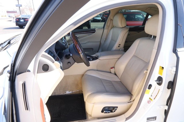 Lexus LS 460 Vehicle Image 09