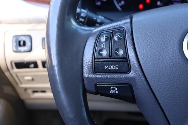 Lexus LS 460 Vehicle Image 12