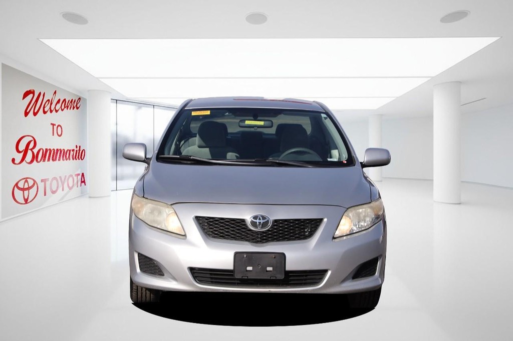 Toyota Corolla Vehicle Full-screen Gallery Image 4