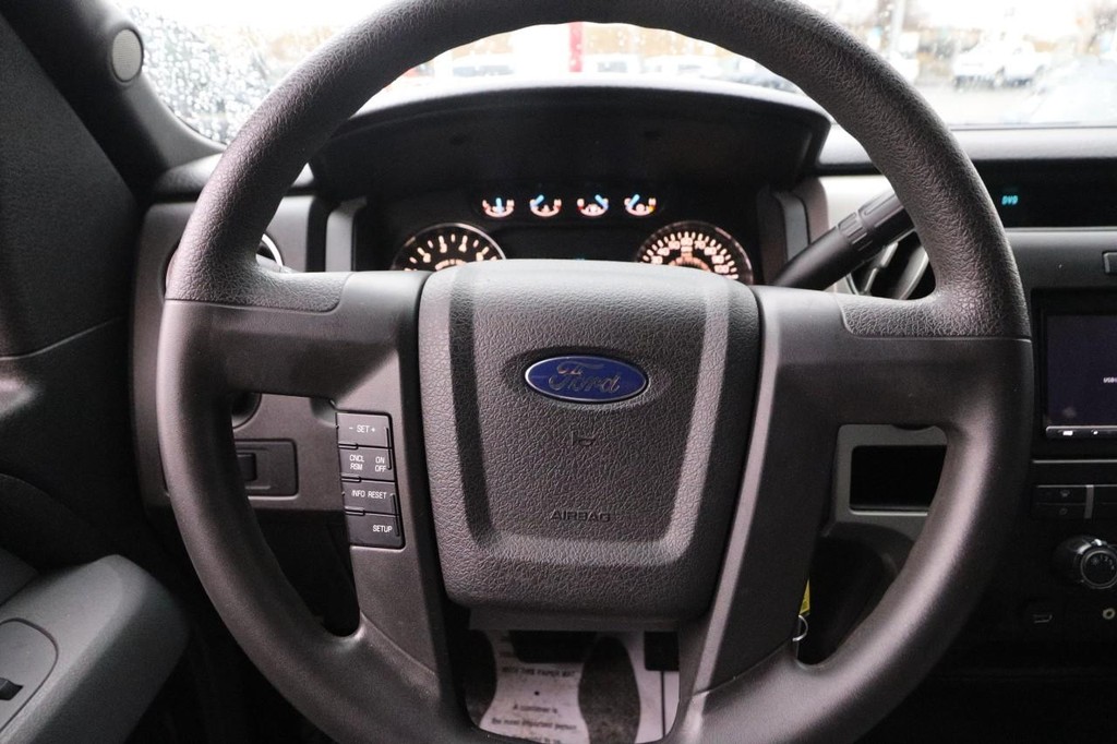 Ford F-150 Vehicle Full-screen Gallery Image 10