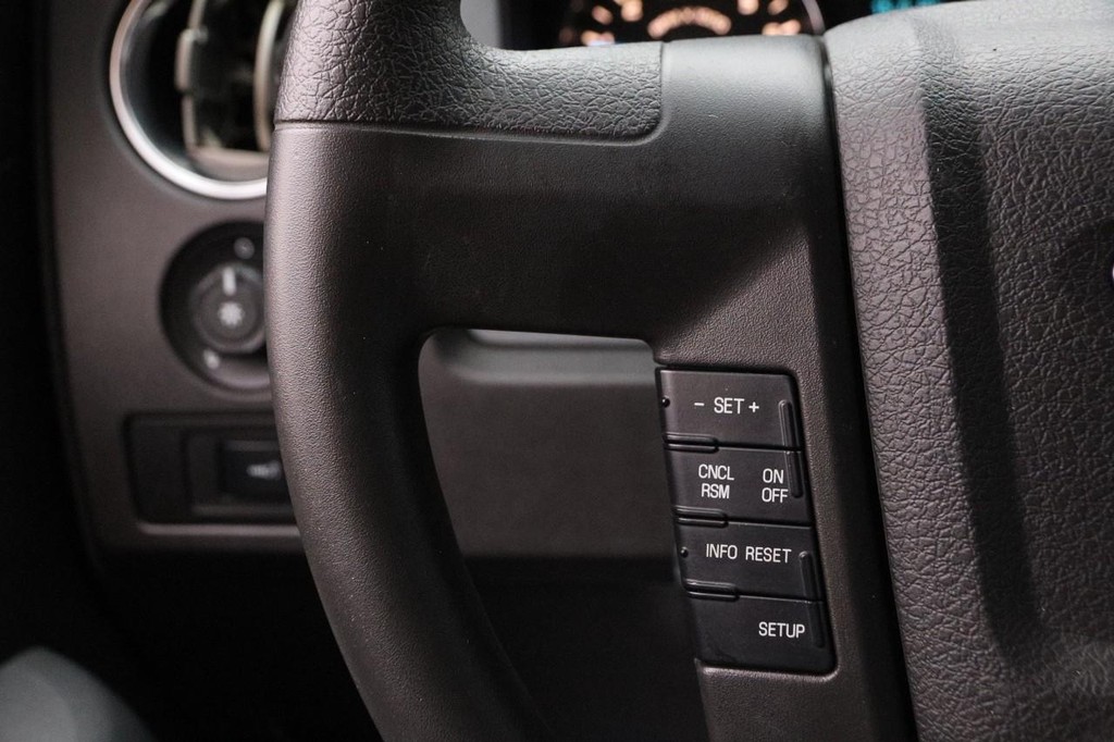 Ford F-150 Vehicle Full-screen Gallery Image 11