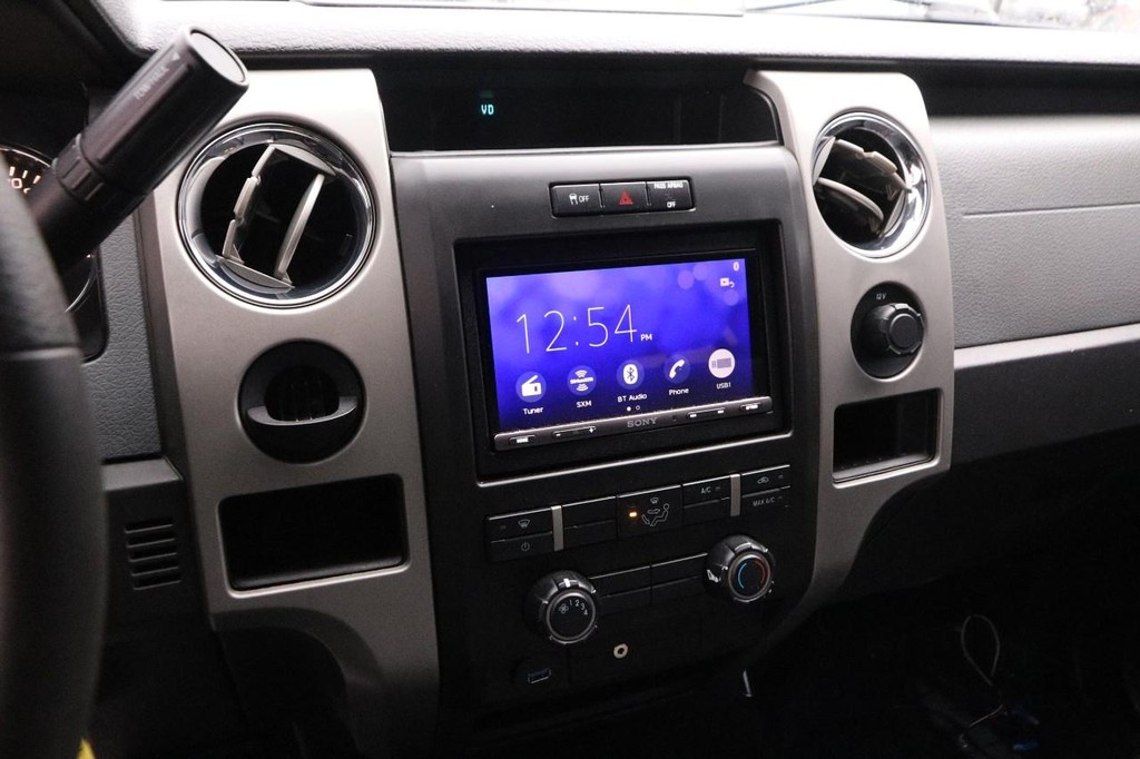 Ford F-150 Vehicle Full-screen Gallery Image 13