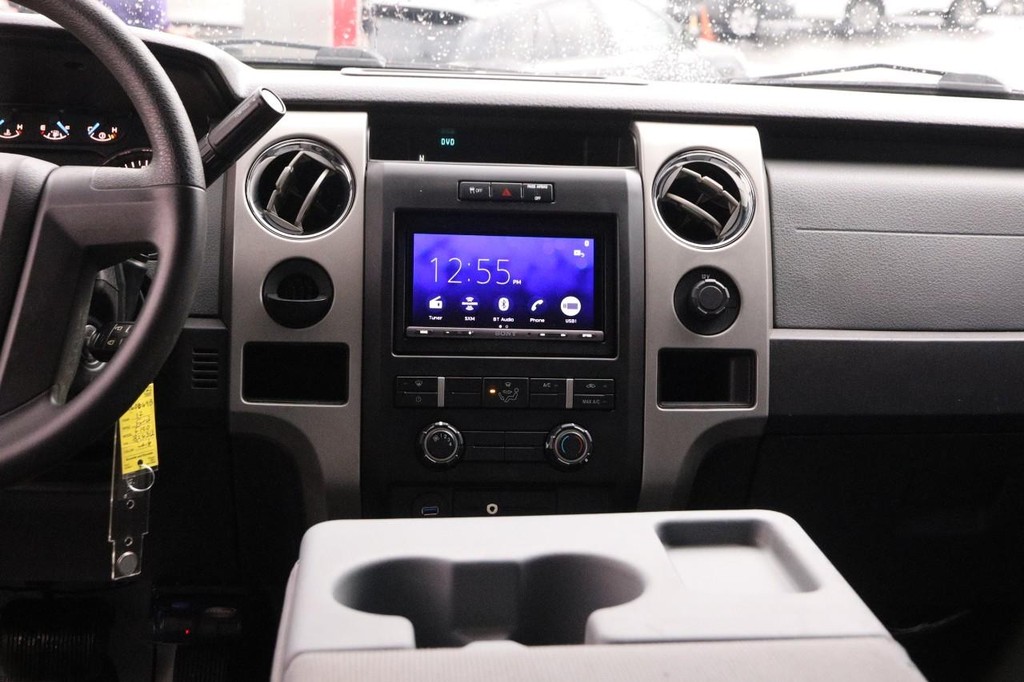 Ford F-150 Vehicle Full-screen Gallery Image 14