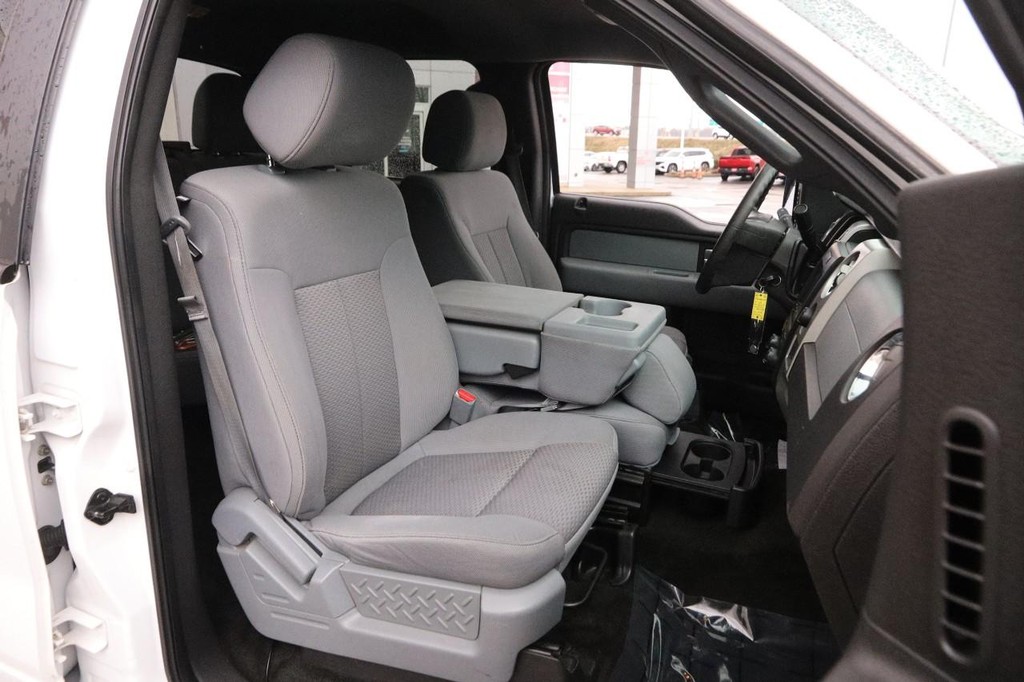 Ford F-150 Vehicle Full-screen Gallery Image 22