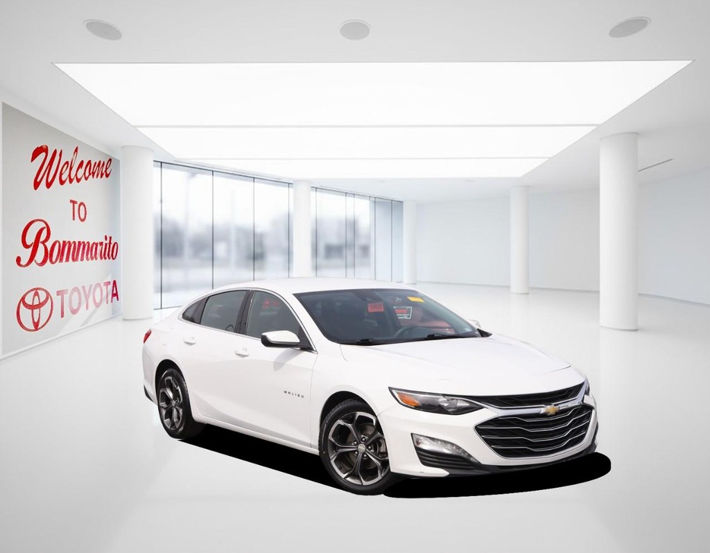 Chevrolet Malibu Vehicle Full-screen Gallery Image 2