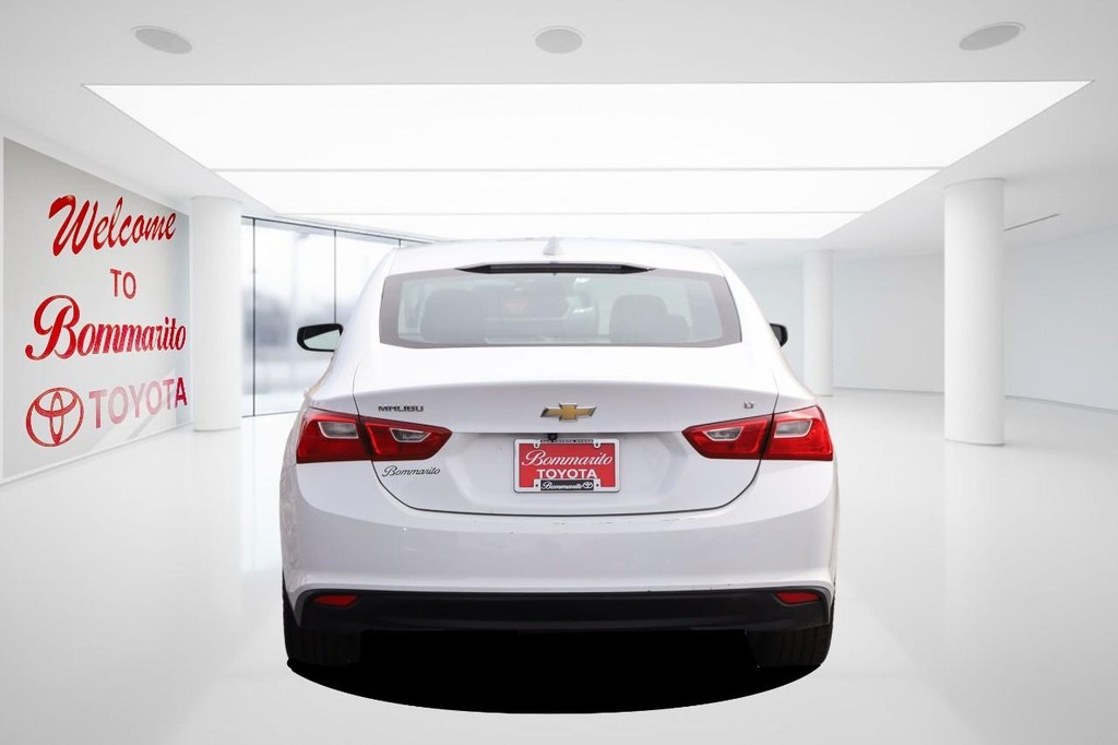 Chevrolet Malibu Vehicle Full-screen Gallery Image 6