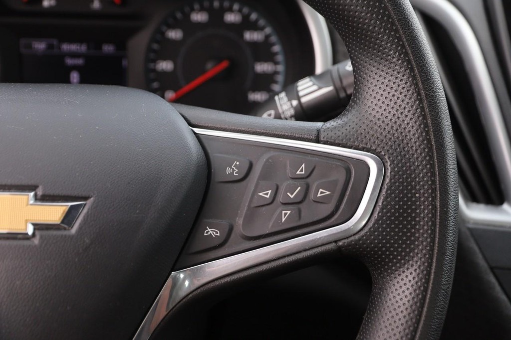 Chevrolet Malibu Vehicle Full-screen Gallery Image 12