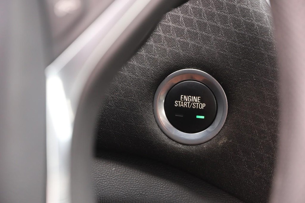 Chevrolet Malibu Vehicle Full-screen Gallery Image 14