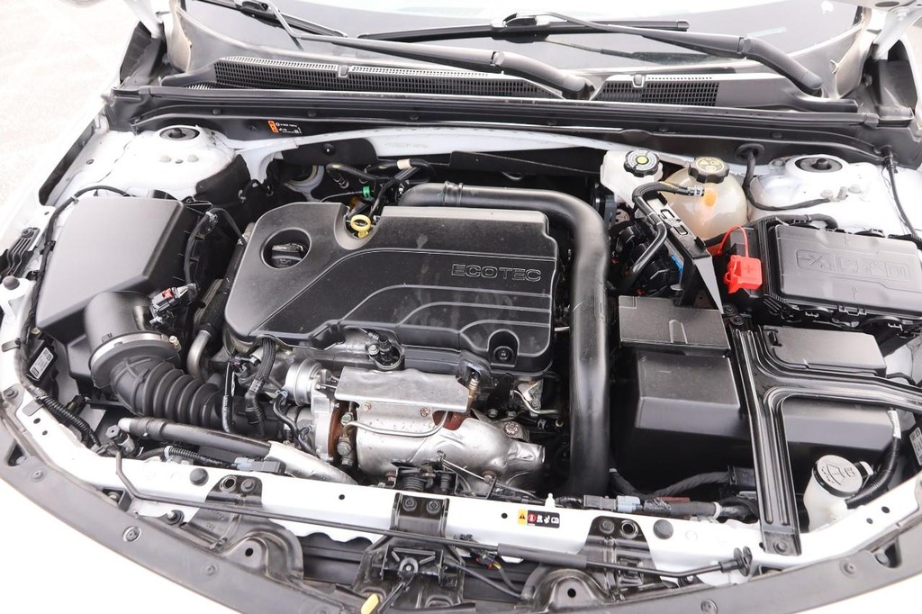 Chevrolet Malibu Vehicle Full-screen Gallery Image 25