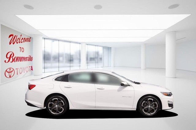 Chevrolet Malibu Vehicle Image 05